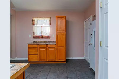 864 Lawson Avenue E, Saint Paul, MN 55106 - Photo 11