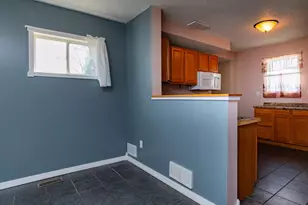 864 Lawson Ave E, Saint Paul, MN 55106 - Photo 9