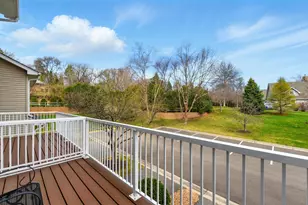 324 Willoughby Way W, Minnetonka, MN 55305 - Photo 15