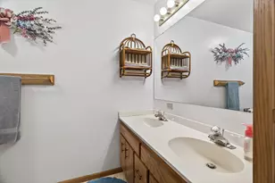 1311 Fallbrook Ln, Woodbury, MN 55125 - Photo 15