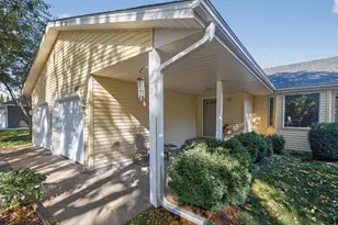 1311 Fallbrook Ln, Woodbury, MN 55125 - Photo 5