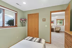 1311 Fallbrook Ln, Woodbury, MN 55125 - Photo 29