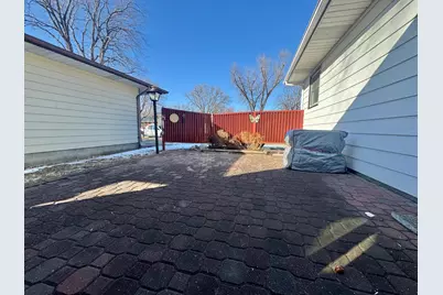 403 N Minnesota Street, Marshall, MN 56258 - Photo 7