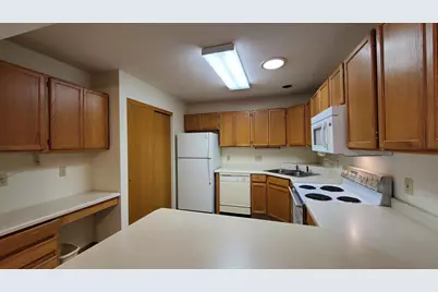 48 Thompson Avenue W #40, West Saint Paul, MN 55118 - Photo 5