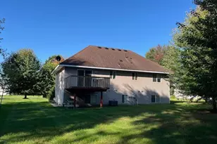 38125 Fieldstone Dr, North Branch, MN 55056 - Photo 3