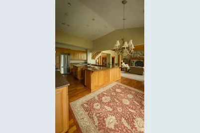 8748 Walton Oaks Drive, Bloomington, MN 55438 - Photo 3