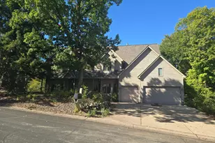 8748 Walton Oaks Dr, Bloomington, MN 55438 - Photo 17