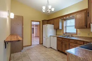 2223 Valleyhigh Dr NW, Rochester, MN 55901 - Photo 17