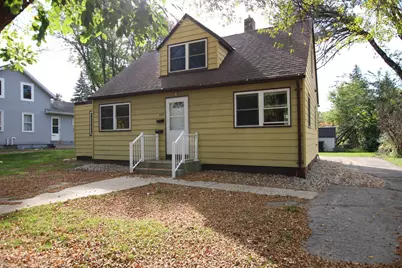 410 10th Avenue E, Alexandria, MN 56308 - Photo 1