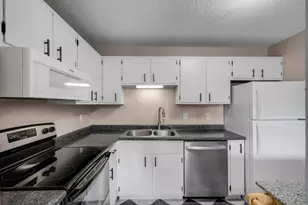 5607 Green Cir Dr, Minnetonka, MN 55343 - Photo 9