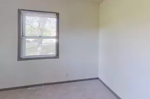 606 E Main St, Marshall, MN 56258 - Photo 29