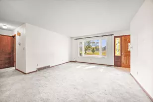 202 8th Street W, Winthrop, MN 55396 - Photo 7