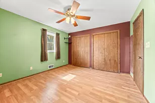 202 8th Street W, Winthrop, MN 55396 - Photo 11