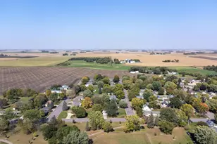 202 8th Street W, Winthrop, MN 55396 - Photo 35