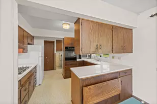 202 8th Street W, Winthrop, MN 55396 - Photo 13