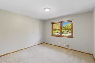 221 Crestwood Dr, North Mankato, MN 56003 - Photo 19