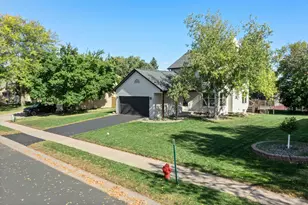 18863 Broadmoore Dr, Eden Prairie, MN 55346 - Photo 3