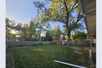 724 Southview Drive SW, Hutchinson, MN 55350 - Photo 17