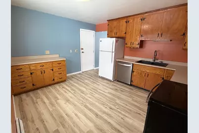 724 Southview Drive SW, Hutchinson, MN 55350 - Photo 5