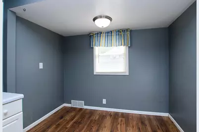 642 Juul Road SW, Hutchinson, MN 55350 - Photo 5