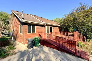 1520 Clary St, Worthington, MN 56187 - Photo 3