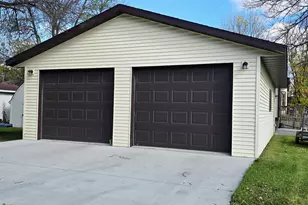 603 Arnold Ave N, Thief River Falls, MN 56701 - Photo 29