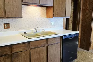 603 Arnold Ave N, Thief River Falls, MN 56701 - Photo 5