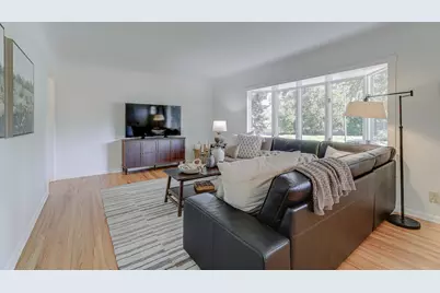 9824 Fremont Avenue S, Bloomington, MN 55431 - Photo 5