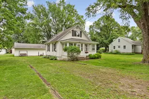 1039 9th Ave SW, Faribault, MN 55021 - Photo 1