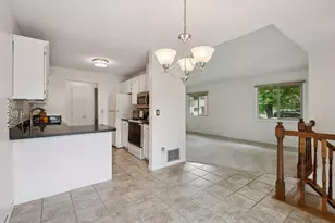 9775 Dorset Ln, Eden Prairie, MN 55347 - Photo 9