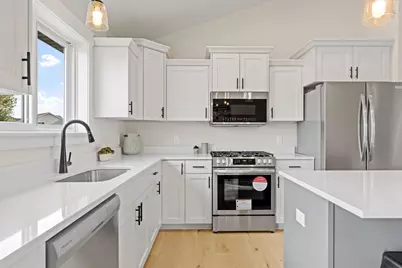 602 Grouse Way, New Richmond, WI 54017 - Photo 17