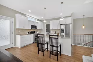 875 Golfview Ave, Zumbrota, MN 55992 - Photo 11