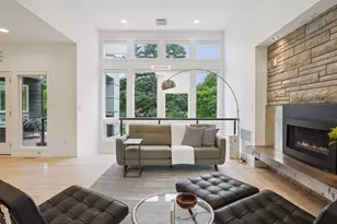 209 Westwood Dr N, Golden Valley, MN 55422 - Photo 13