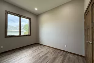 1207 S Shore Dr, Worthington, MN 56187 - Photo 11