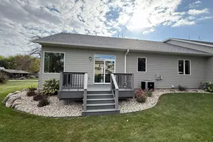 1207 S Shore Dr, Worthington, MN 56187 - Photo 3