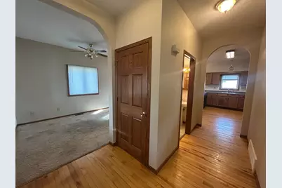 408 Main Avenue N, Thief River Falls, MN 56701 - Photo 9