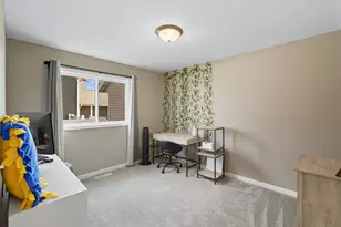 2004 Bluestem Dr, Mankato, MN 56001 - Photo 9