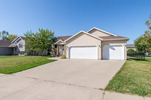 4127 52nd St S, Fargo, ND 58104 - Photo 3