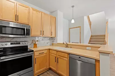 1944 Commonwealth Boulevard #3, Chanhassen, MN 55317 - Photo 7