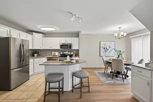 3590 Genevieve Ave N, Oakdale, MN 55128 - Photo 5