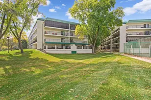 10501 Cedar Lake Rd, Minnetonka, MN 55305 - Photo 35