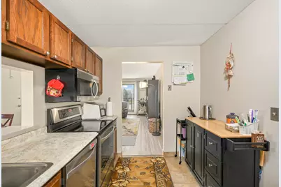 10501 Cedar Lake Rd #420, Minnetonka, MN 55305 - Photo 15