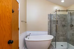 2883 Devonshire Pl, Woodbury, MN 55125 - Photo 15