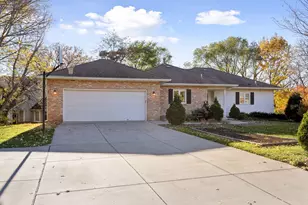 1837 Victoria Rd S, Mendota Heights, MN 55118 - Photo 3