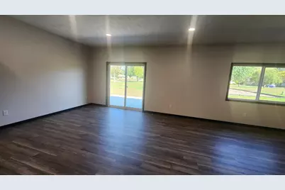 901 7th Ave SW, Pipestone, MN 56164 - Photo 9