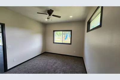 901 7th Ave SW, Pipestone, MN 56164 - Photo 15