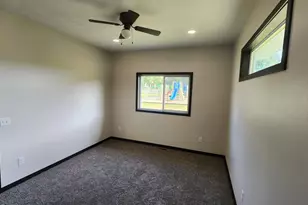 901 7th Ave SW, Pipestone, MN 56164 - Photo 17