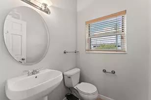 221 NE 1st Ave, Minneapolis, MN 55413 - Photo 33