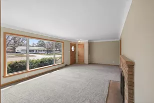 2009 Wheeler St N, Roseville, MN 55113 - Photo 3