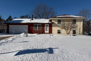 8458 Ivywood Ave S, Cottage Grove, MN 55016 - Photo 1